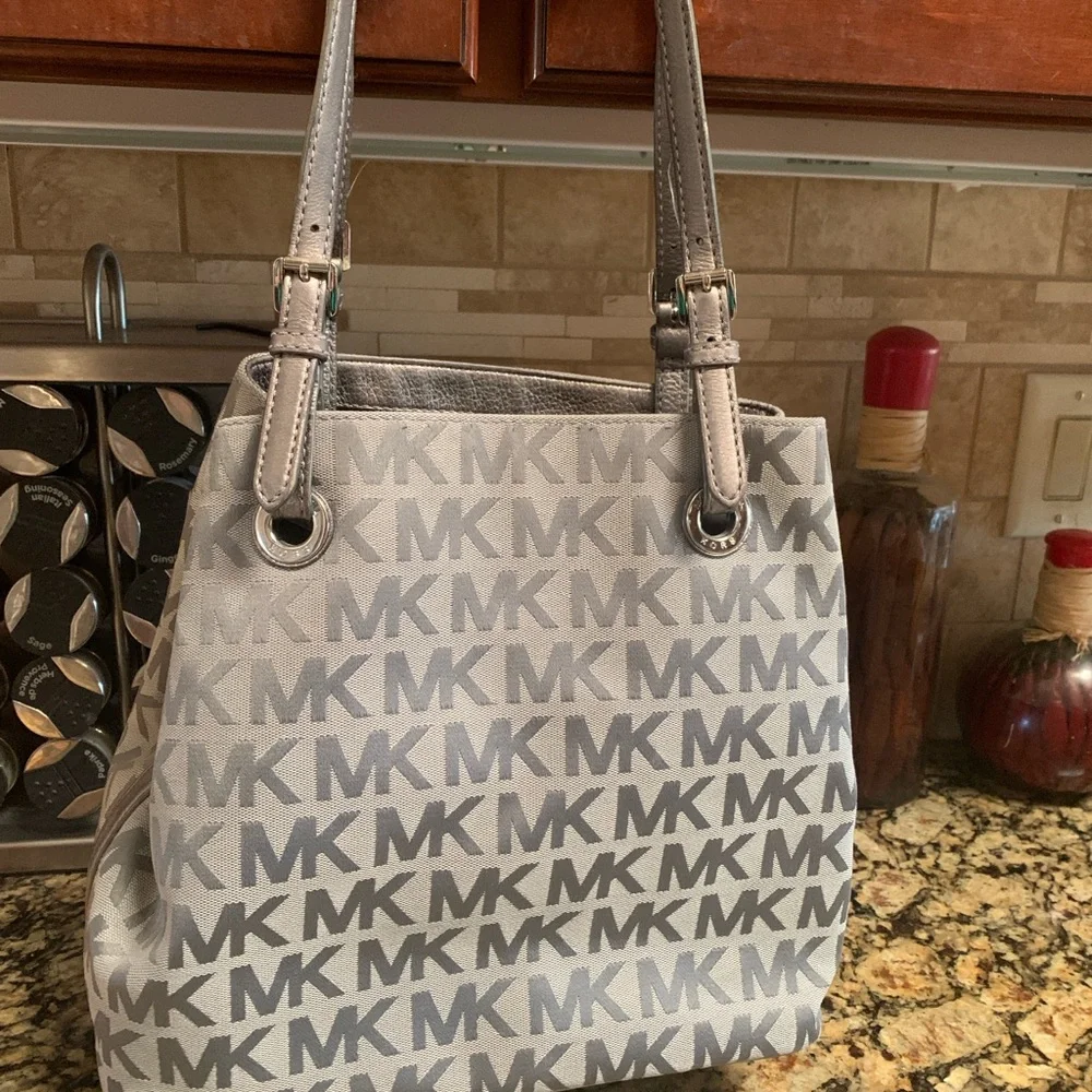 Michael Kors Monogram Gray Canvas Jet Set Handbag